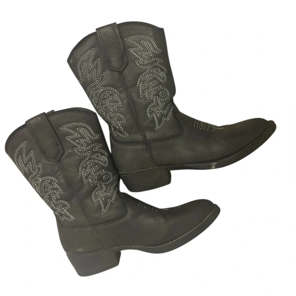 Deer stages Classic Black Cowboy Boots for kids Size 11